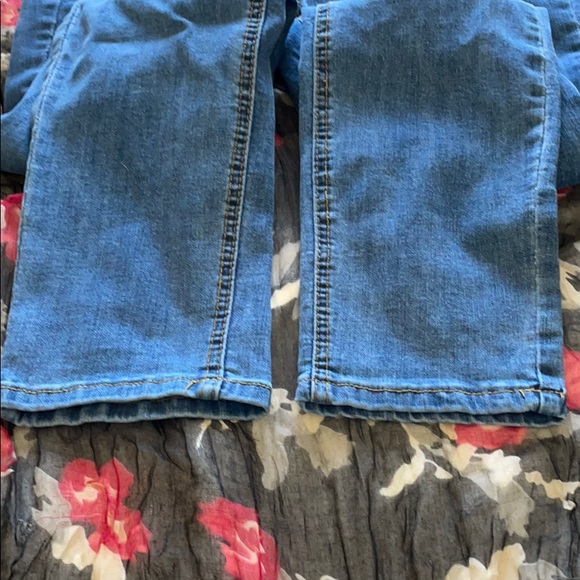 Ripped style jeans - Picture 4 of 11